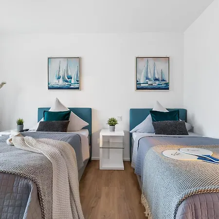 Kaptains Strandhuus Tatil Evi